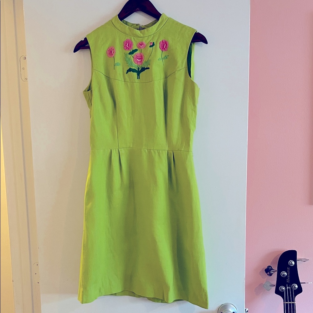 Adorable True Vintage Floral Embroidered Green Dress
